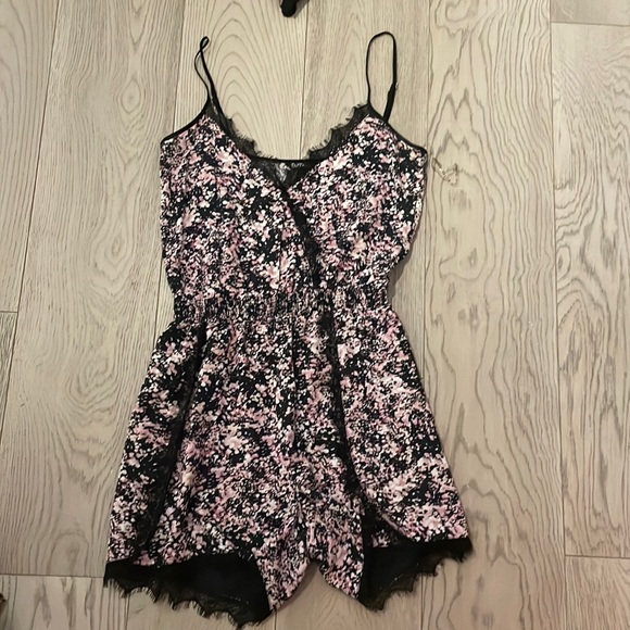 Floral Romper - Picture 1 of 3
